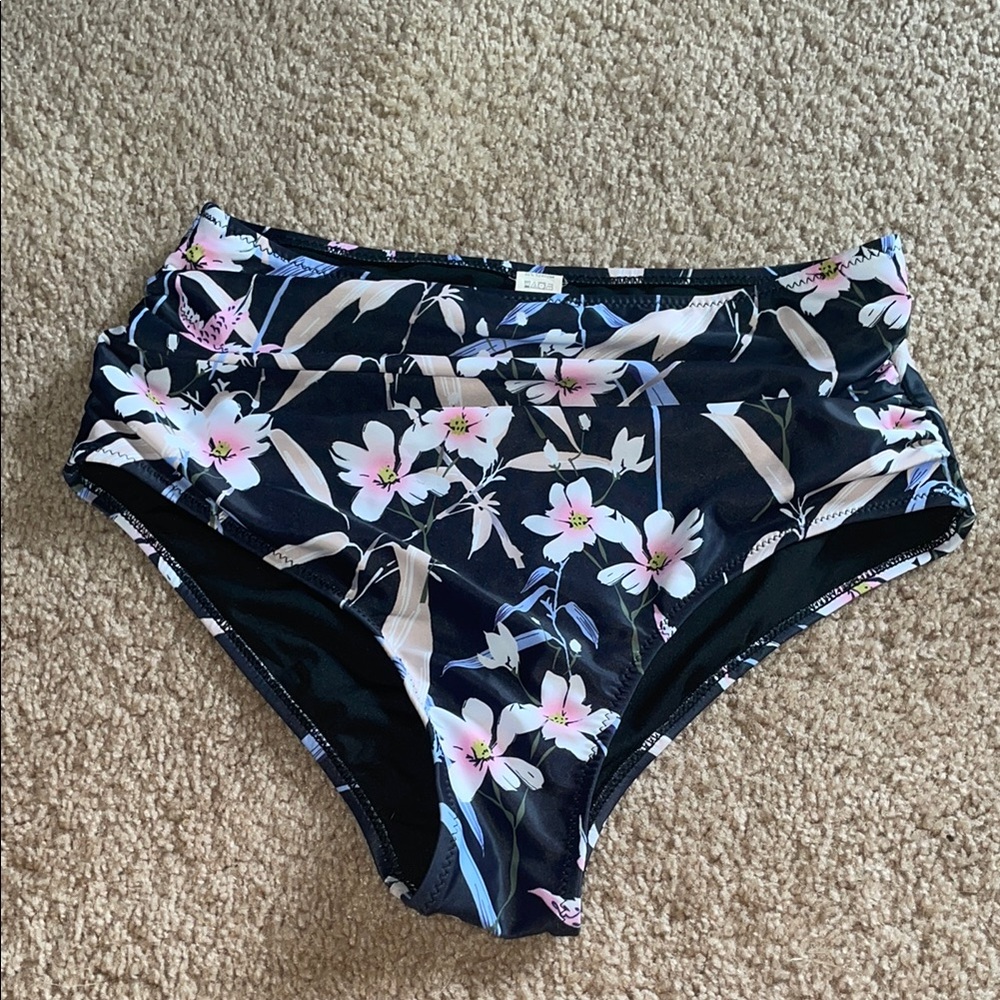 Floral High-Waisted Bikini Bottoms size small floral bikini bottoms swim wear